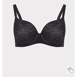 TORRID BLACK LACE LIGHTLY LINED T-SHIRT BRA